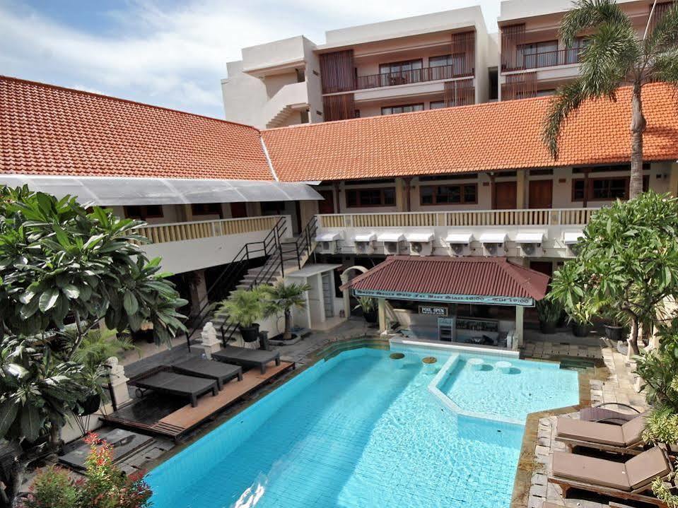 Rosani Hotel Kuta  Exterior photo